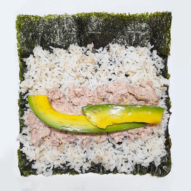 酪梨鮪魚飯捲